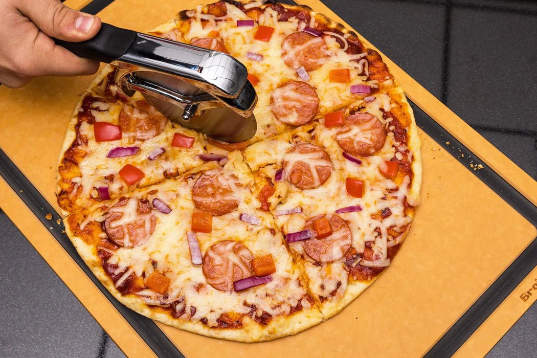 Broil King Non - Stick Pizza Grill Pan with Removable Handle & Cutter - Eternal Flame Outdoors